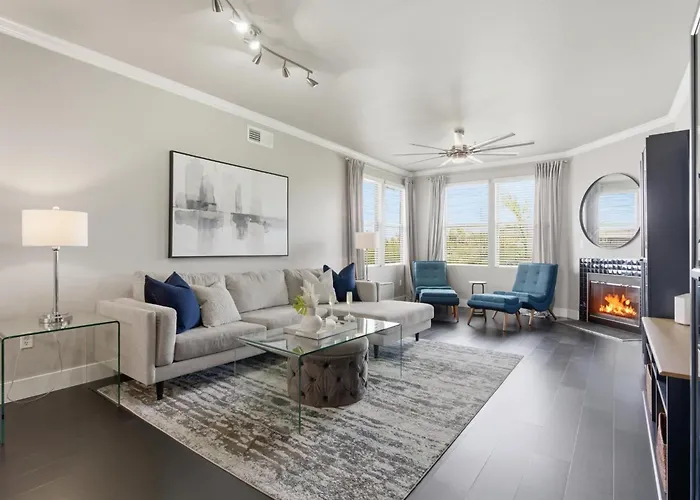 Indigo-communal Pool Hot Tub Gym & Movie Theater * Scottsdale