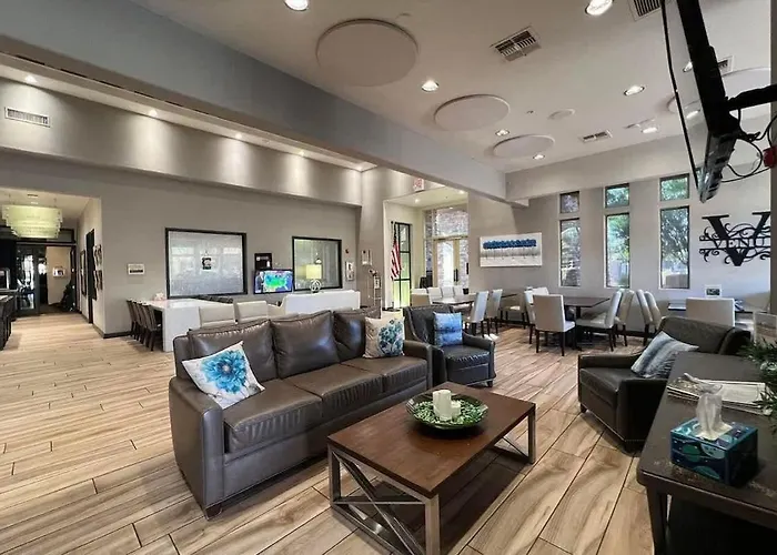 Indigo-communal Pool Hot Tub Gym & Movie Theater
